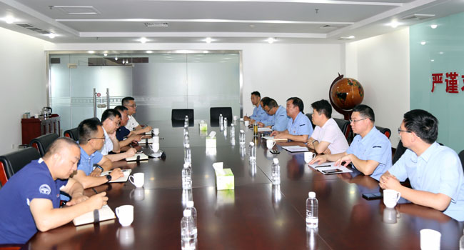 鄭州海關(guān)企管稽查處處長(zhǎng)賀方、洛陽(yáng)海關(guān)關(guān)長(zhǎng)郭學(xué)良等到萬(wàn)基控股集團(tuán)調(diào)研