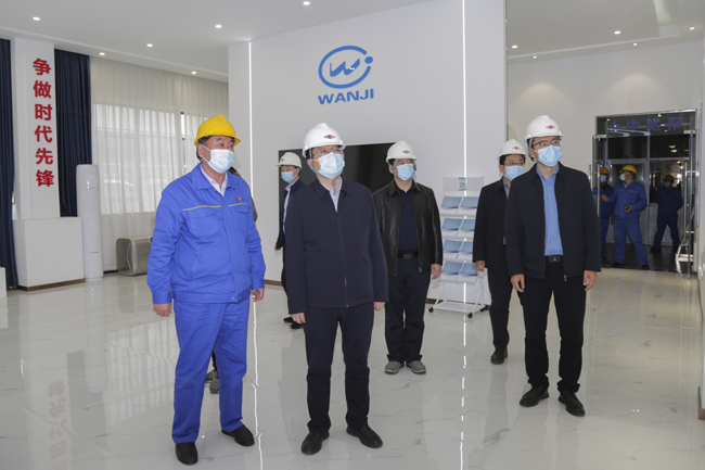 洛陽市委常委、副市長梁慶到萬基控股集團調研