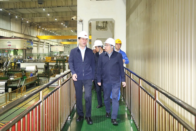 鞏義市委副書(shū)記、市長(zhǎng)張東輝一行到萬(wàn)基控股集團(tuán)調(diào)研