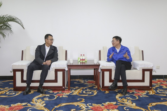 中國進(jìn)出口銀行河南省分行黨委委員、副行長陳卓一行 到萬基控股集團調(diào)研