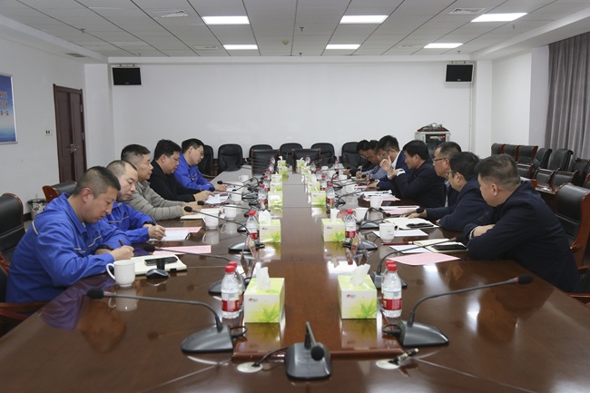 新疆建設兵團第十三師新星市黨委副書記、師長劉文勝一行到萬基控股集團調(diào)研