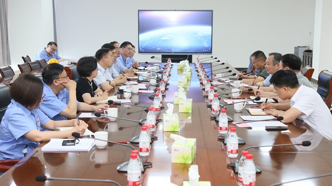 河南省國資委黨委副書記、主任吳祖明一行到萬基控股集團調(diào)研