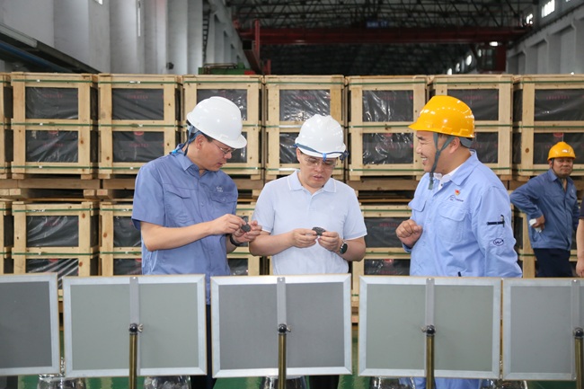 洛陽市副市長陳劍鋒一行到萬基控股集團調(diào)研