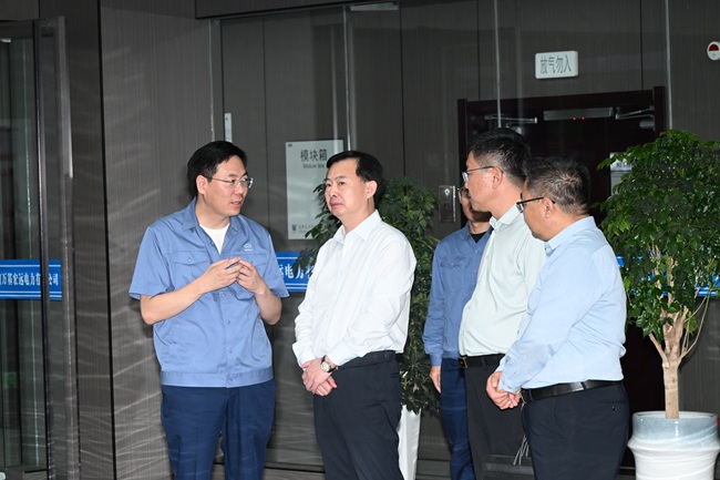 洛陽市發(fā)改委黨組書記、主任關(guān)宇飛一行到萬基控股集團調(diào)研