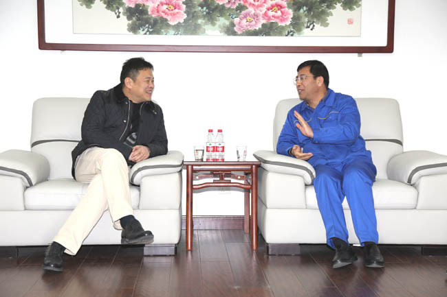 光大銀行鄭州分行東風(fēng)路支行行長尚明勝、副行長張濤到萬基控股集團(tuán)調(diào)研