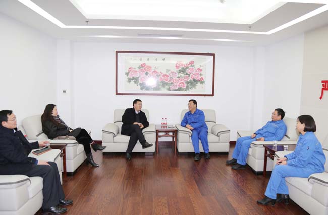 民生銀行洛陽分行行長(zhǎng)張玉峰等一行到萬基控股集團(tuán)調(diào)研