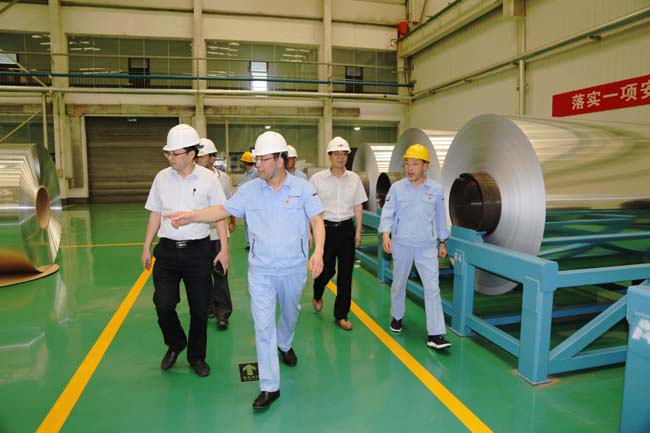 洛陽國(guó)機(jī)重工有限公司董事長(zhǎng)張國(guó)龍等一行到我公司參觀訪談